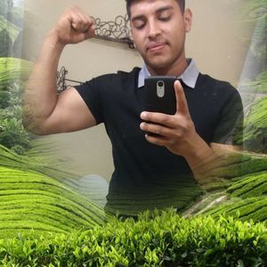 Meet your Posher, Efrain